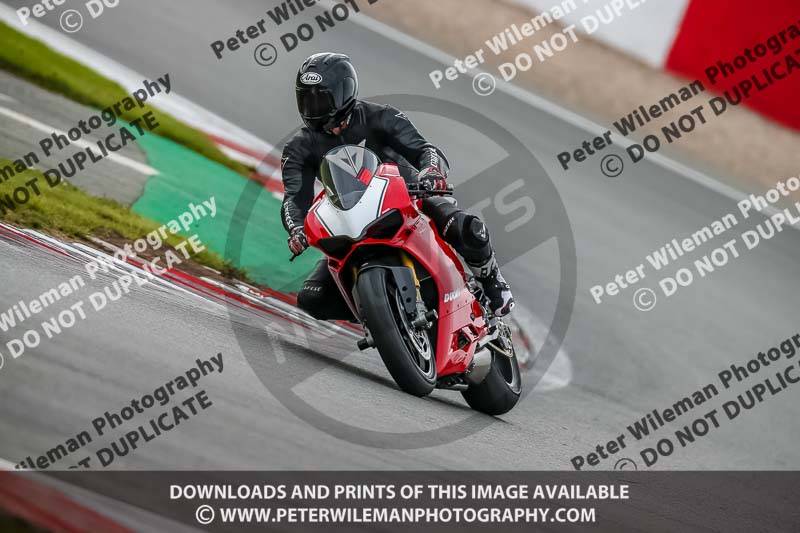 PJ Motorsport Photography;donington no limits trackday;donington park photographs;donington trackday photographs;no limits trackdays;peter wileman photography;trackday digital images;trackday photos